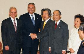 Koizumi promises U.S. to prevent financial crisis